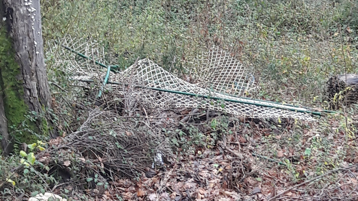 Les restes de la barrière d’accès